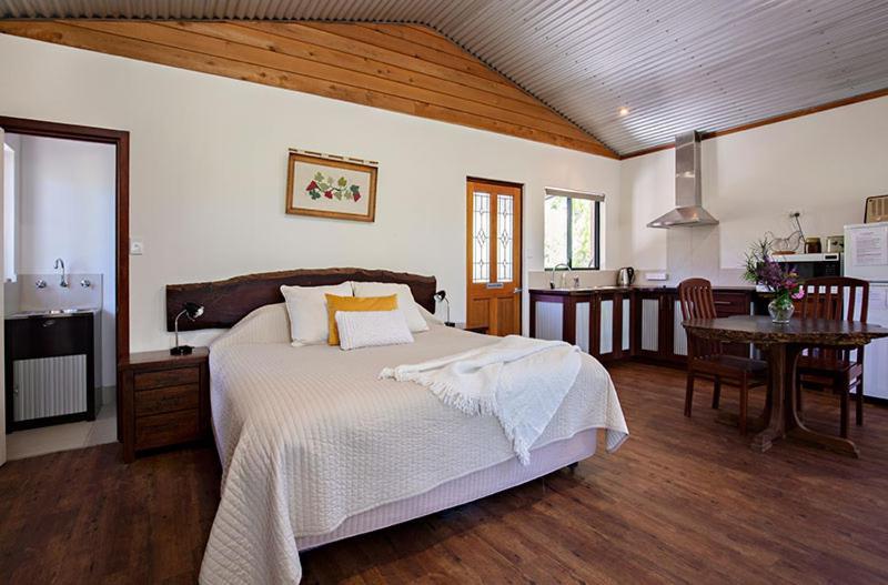 Silversprings Spa Retreat Pet Friendly Cottages And Glampings Metricup ภายนอก รูปภาพ