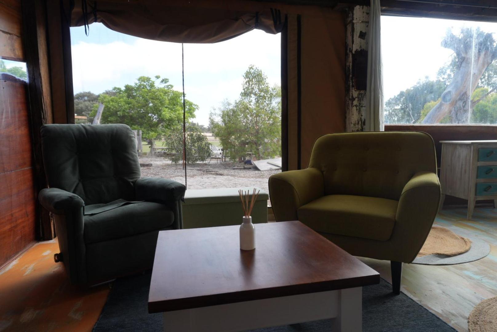 Silversprings Spa Retreat Pet Friendly Cottages And Glampings Metricup ภายนอก รูปภาพ
