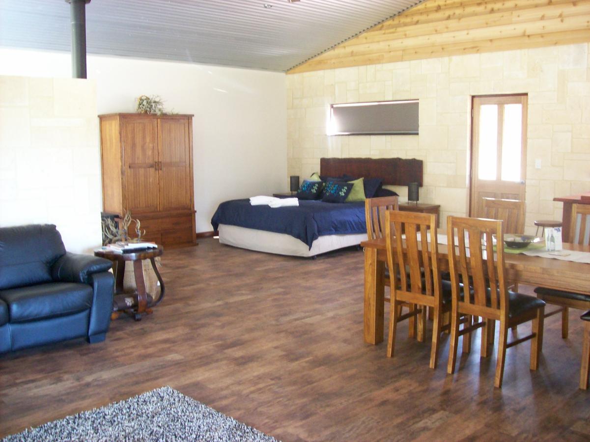 Silversprings Spa Retreat Pet Friendly Cottages And Glampings Metricup ภายนอก รูปภาพ