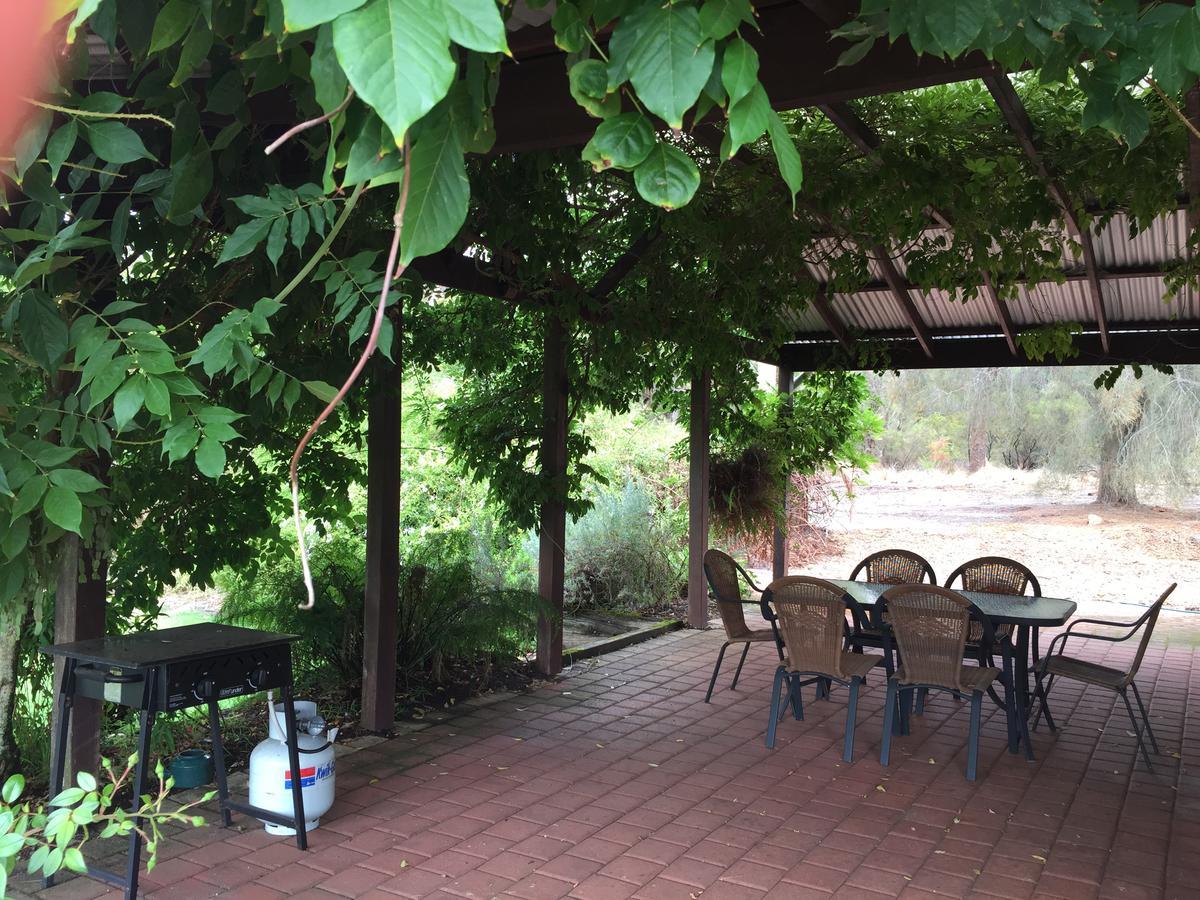 Silversprings Spa Retreat Pet Friendly Cottages And Glampings Metricup ภายนอก รูปภาพ